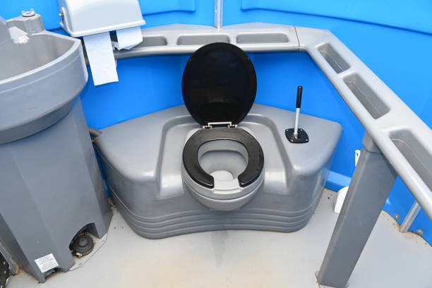 Porta potty delivery and setup in Faxon, PA